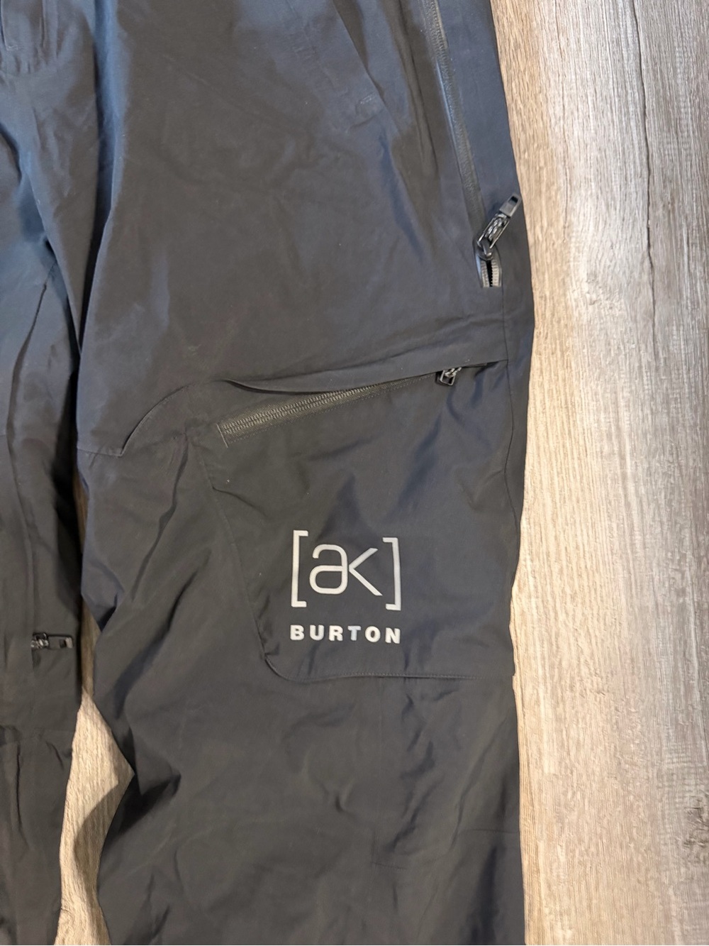 BURTON AK Kimmy Gore-Tex Stretch Snow Bibs - Picture 5 of 9